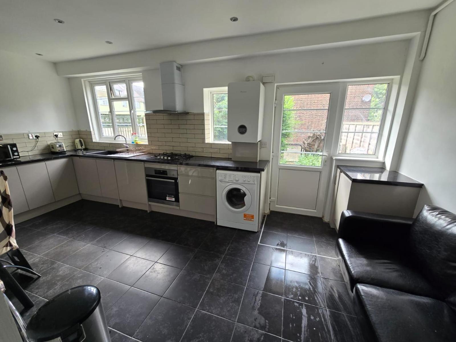In Guest - Limehouse Townhomes Modern Spacious Serviced Double *